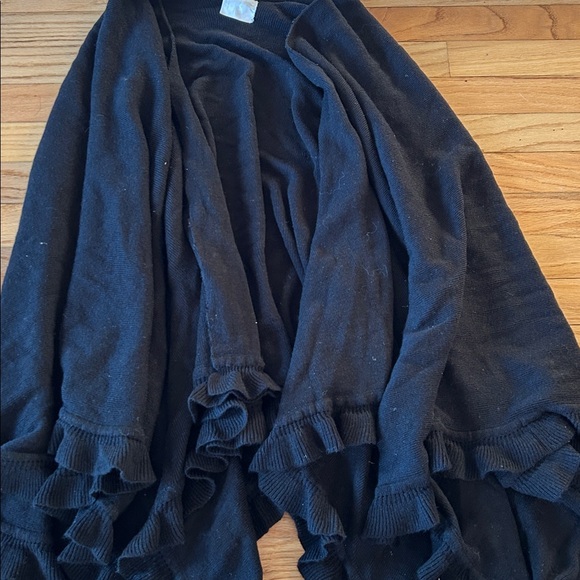 Black Ruffled Open long shawl - Picture 2 of 2